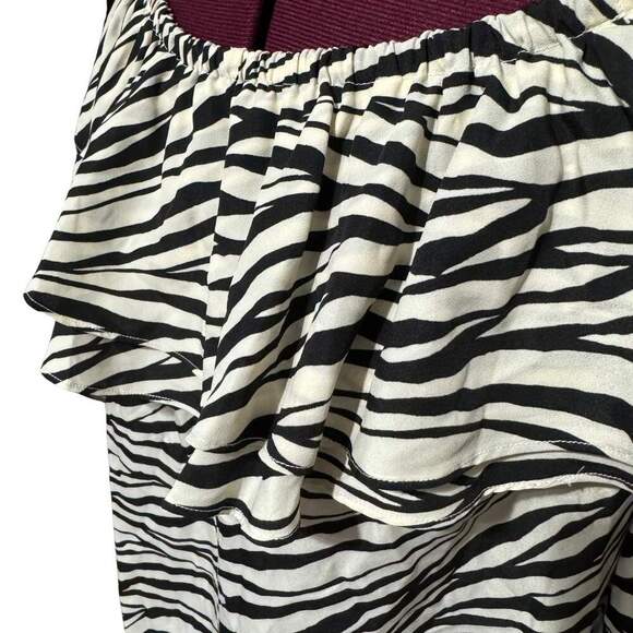 MICHAEL KORS Zebra Off-the-Shoulder Long Sleeve Ruffle Crepe Top NWT Medium - Picture 5 of 11
